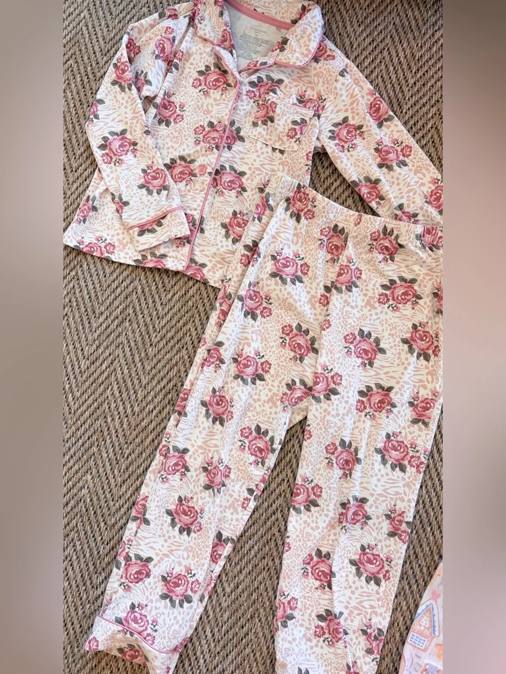 Tahari soft girls